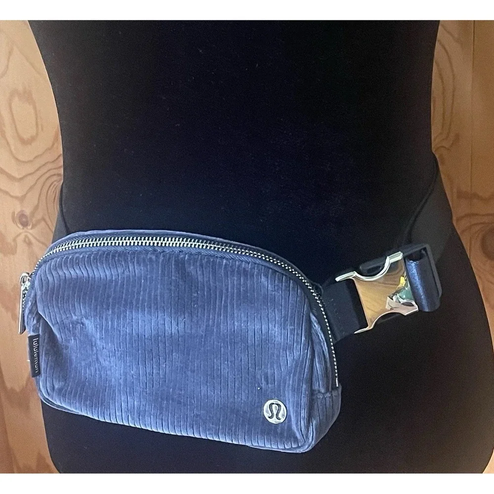 Lululemon Everywhere Belt Bag 1L Navy Blue Corduroy Waist Fanny Pack Crossbody